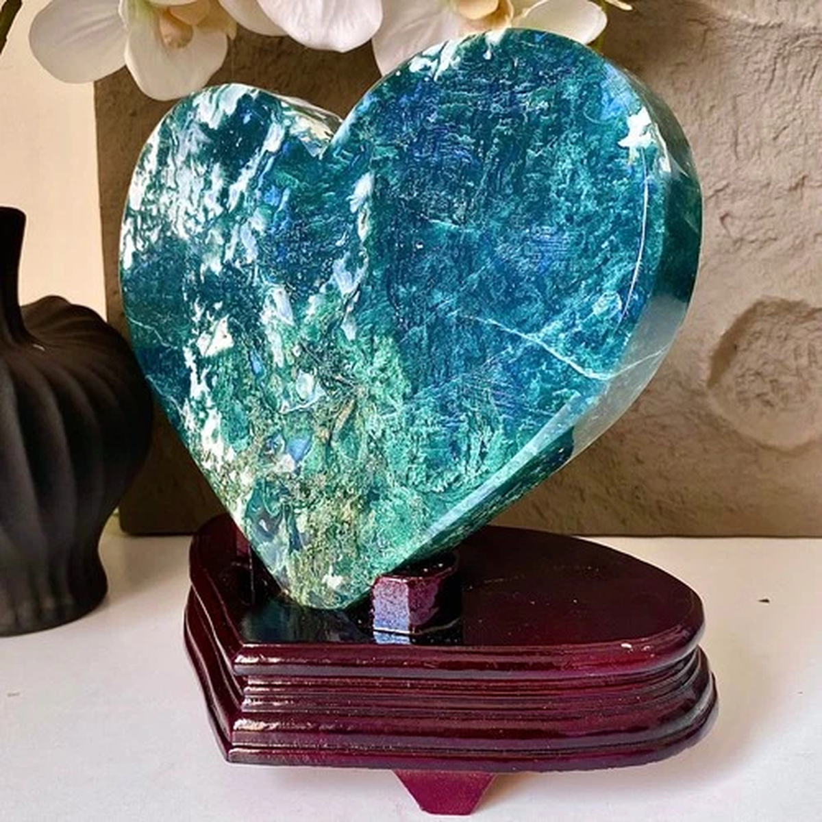 5.33LB Natural green aquatic plant heart-shaped crystal specimen