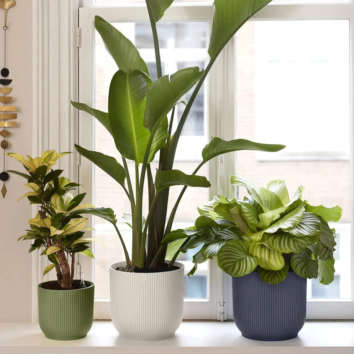 Elho Vibes Fold Round Plant Pot  35cm Linen White