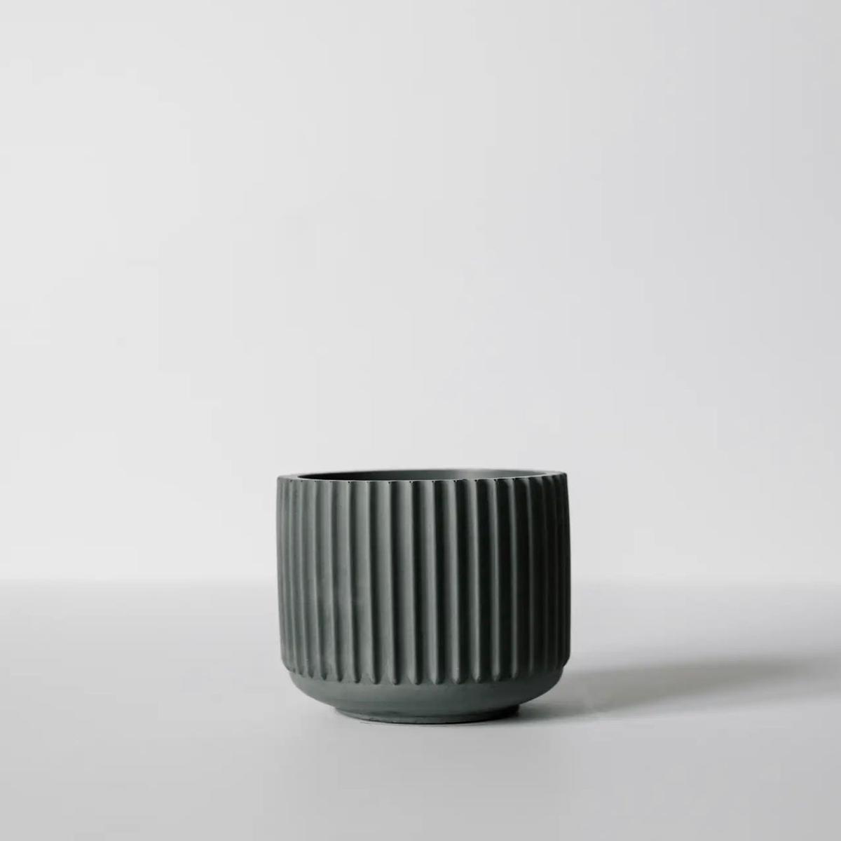 Charcoal Short Ridge Planter