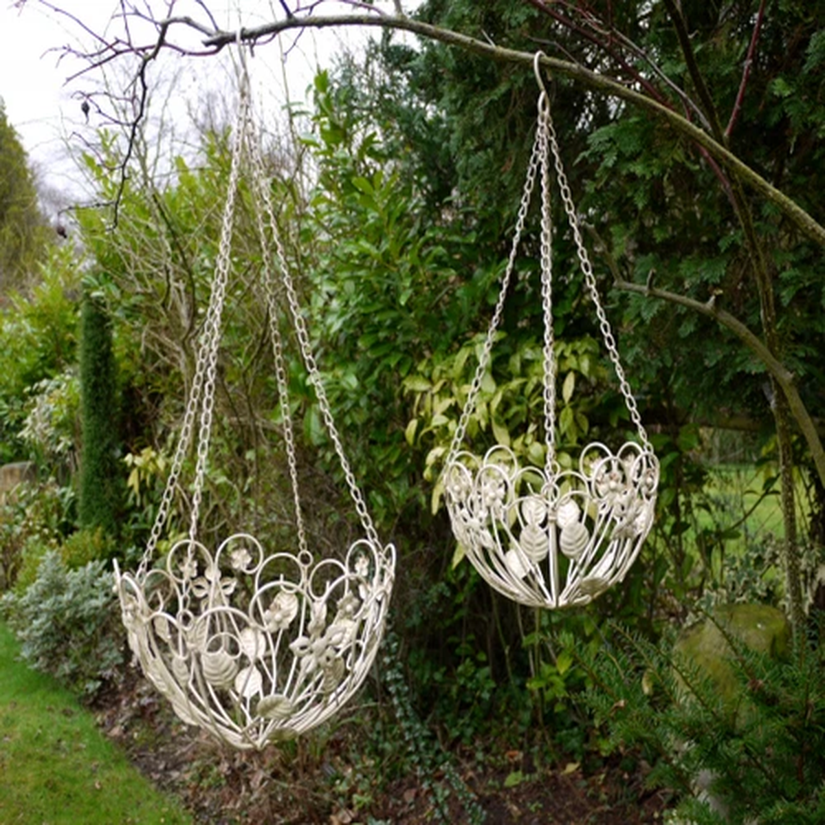 Cream Hanging Basket Vintage Floral Rustic Metal Flower Plant Pots Garden