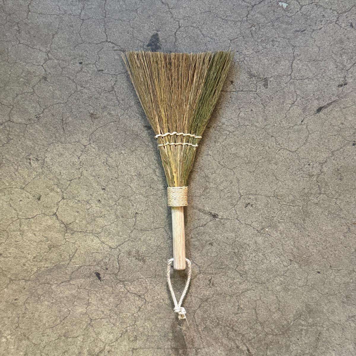 Mini Japanese Tiger Grass Broom