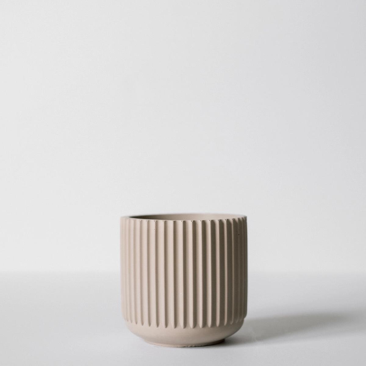 Sandstone Short Ridged Planter