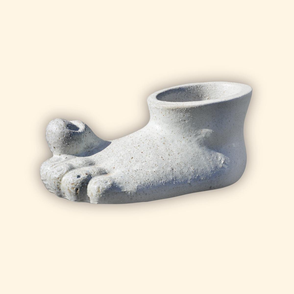9536LC16 - White Left Foot Ceramic Planter - 11" x 22" x 9"