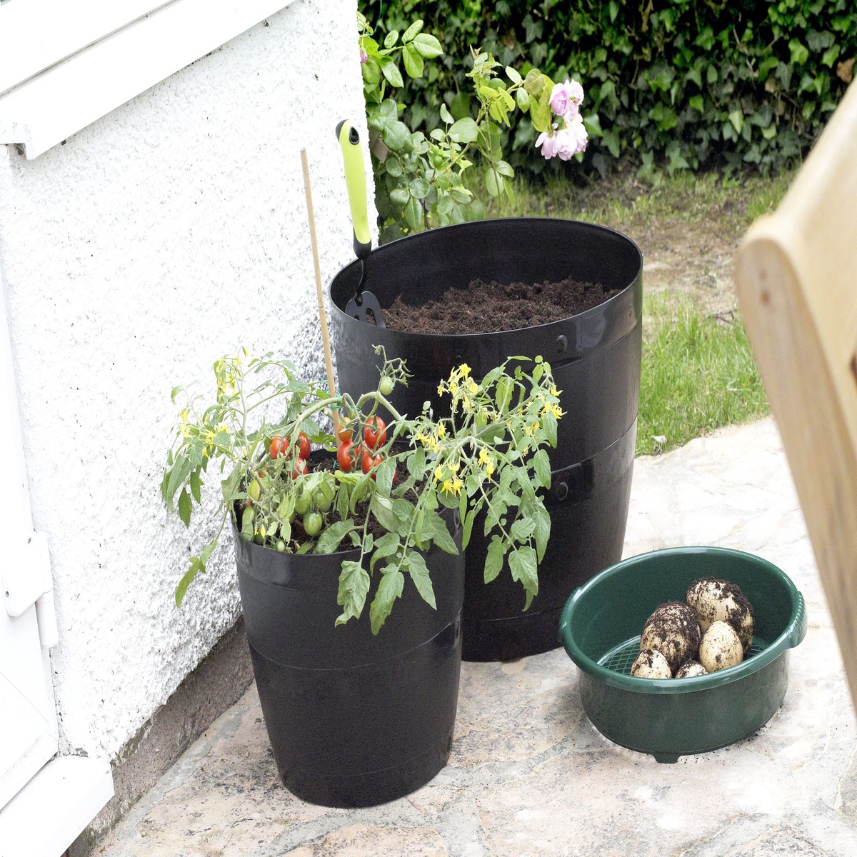 Whitefurze Barrel Planter, 34cm, Black