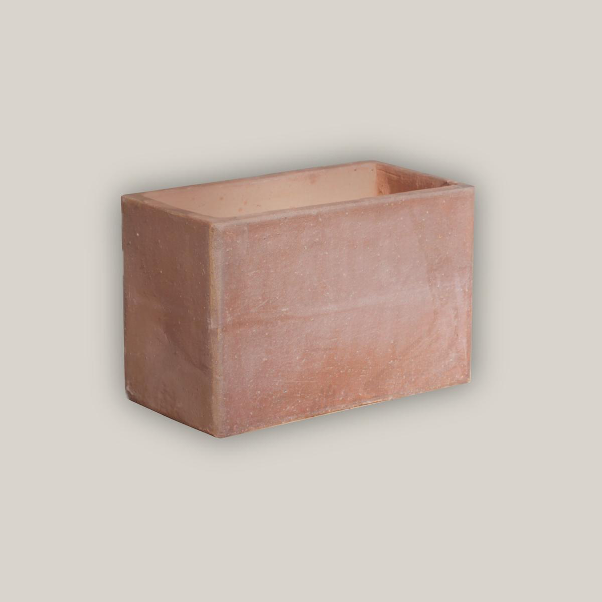 676R14 8211 Iron Clay Rustic Box Planter 8211 228221 x 128221 x 158221 Iron Clay