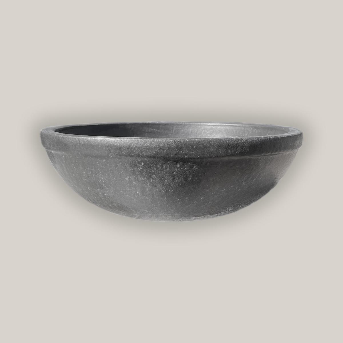 3117L1 - Matte Black Shallow Ceramic Bowl - 17" x 17" x 7"