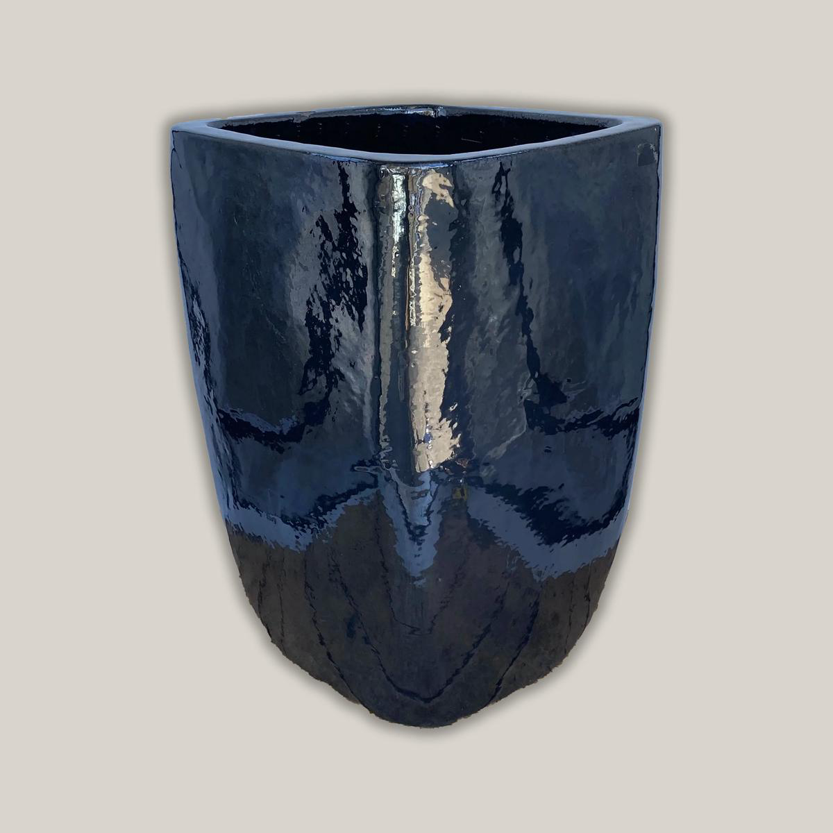 8107N15 8211 Shiny Black Milan Rounded Edge Square Ceramic Pot 8211 168221 x 168221 x 238221 Shiny Black